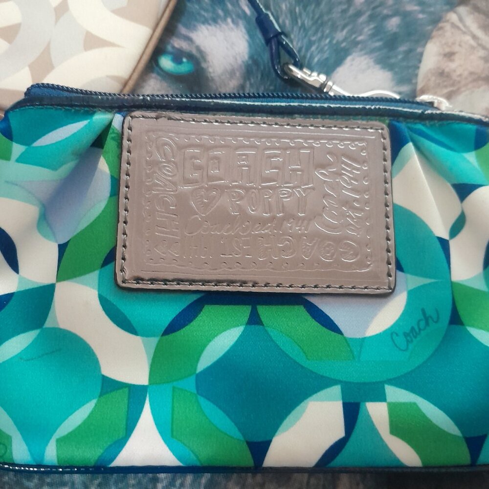 Coach Poppy Wristlet - EUC